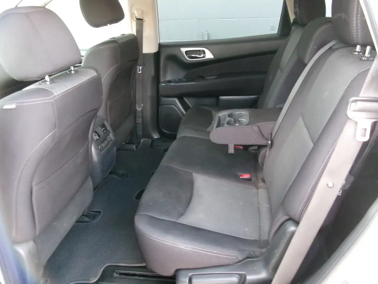 Nissan Pathfinder снимка Nissan Pathfinder
