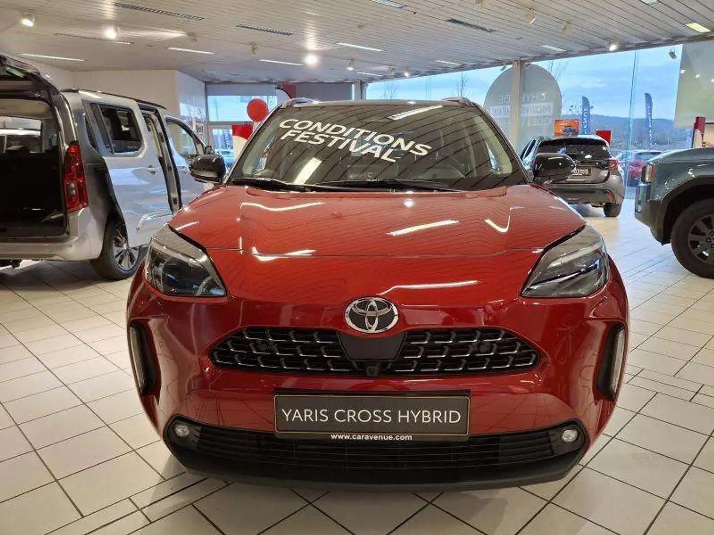 Toyota Yaris Cross ELEGANT Rouge - 2
