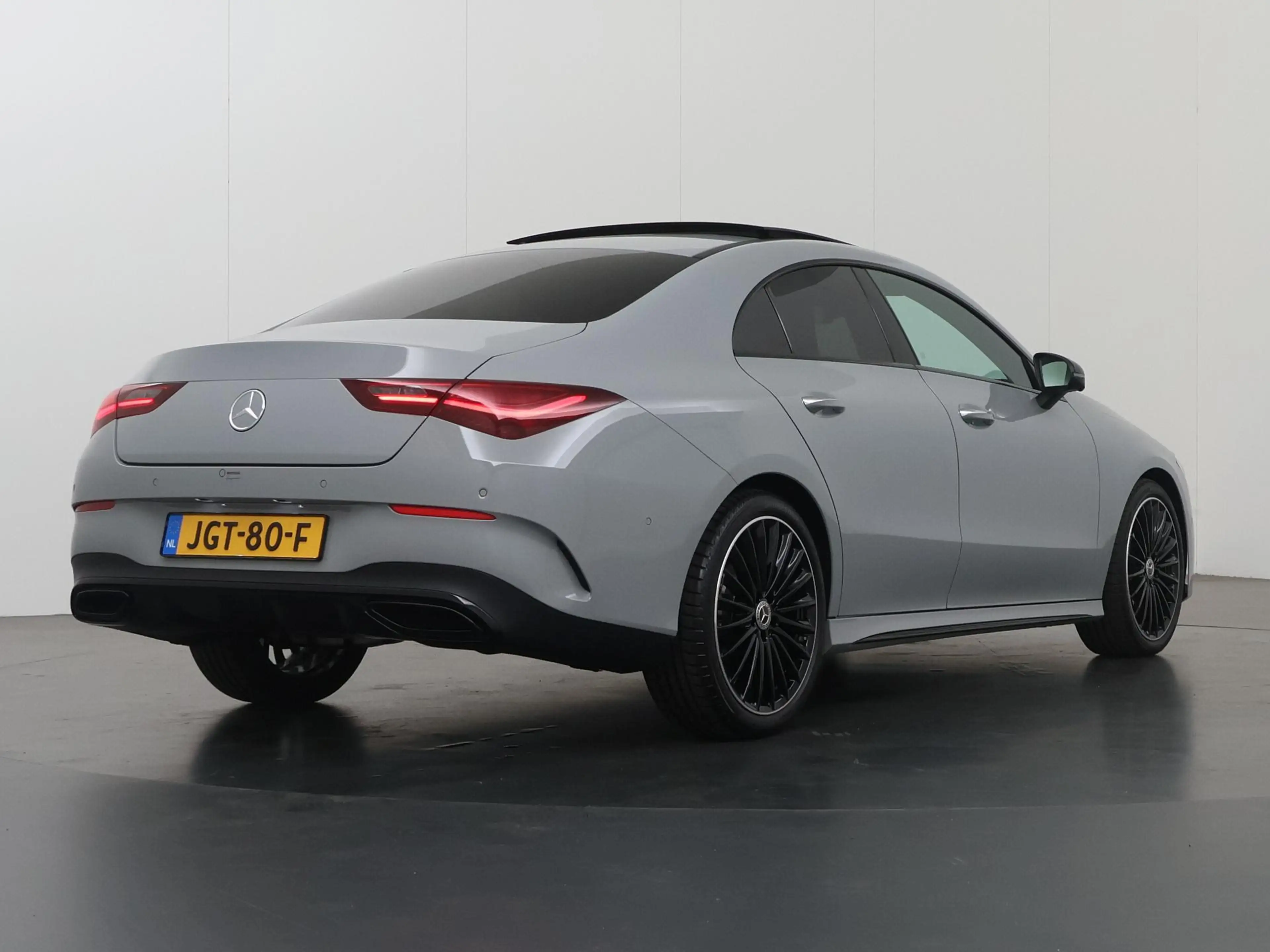 Mercedes-Benz CLA 180 Coupé Business Solution AMG | Panoramaschuifdak | — photo 2