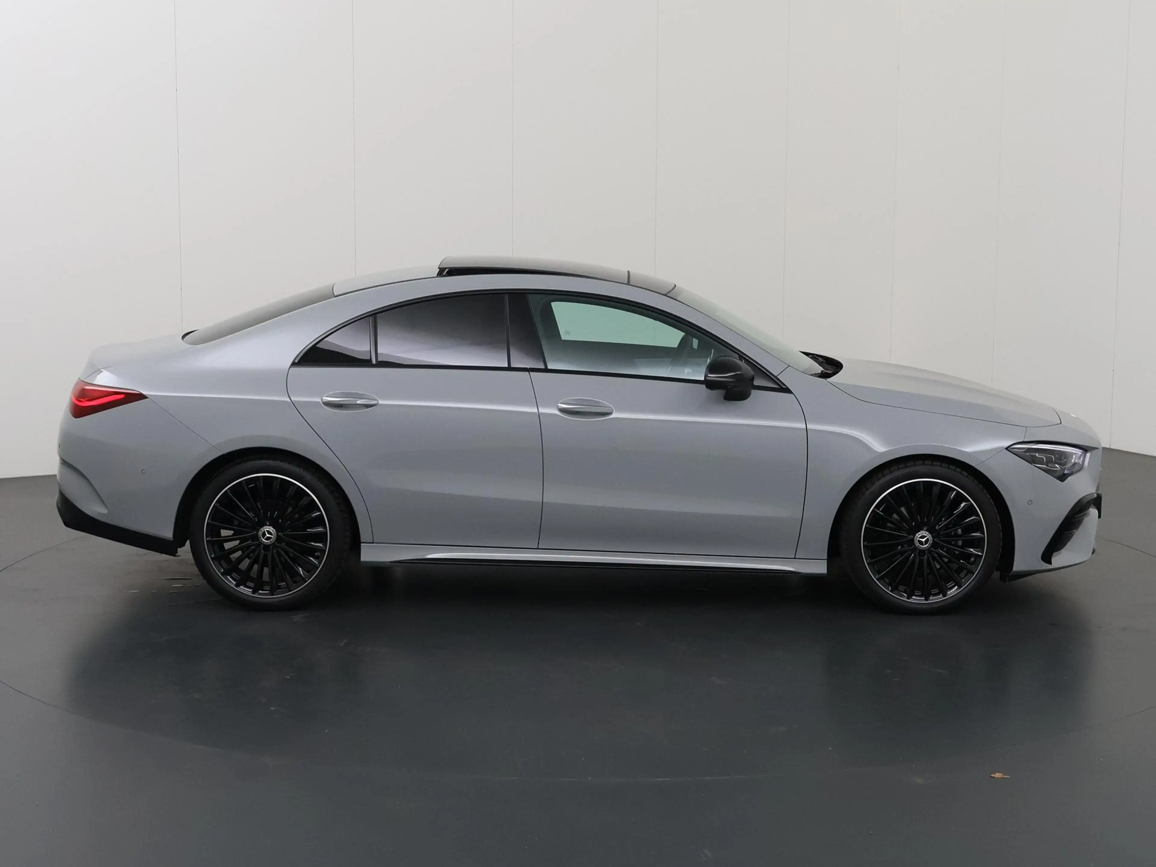Mercedes-Benz CLA 180 Coupé Business Solution AMG | Panoramaschuifdak | — photo 6