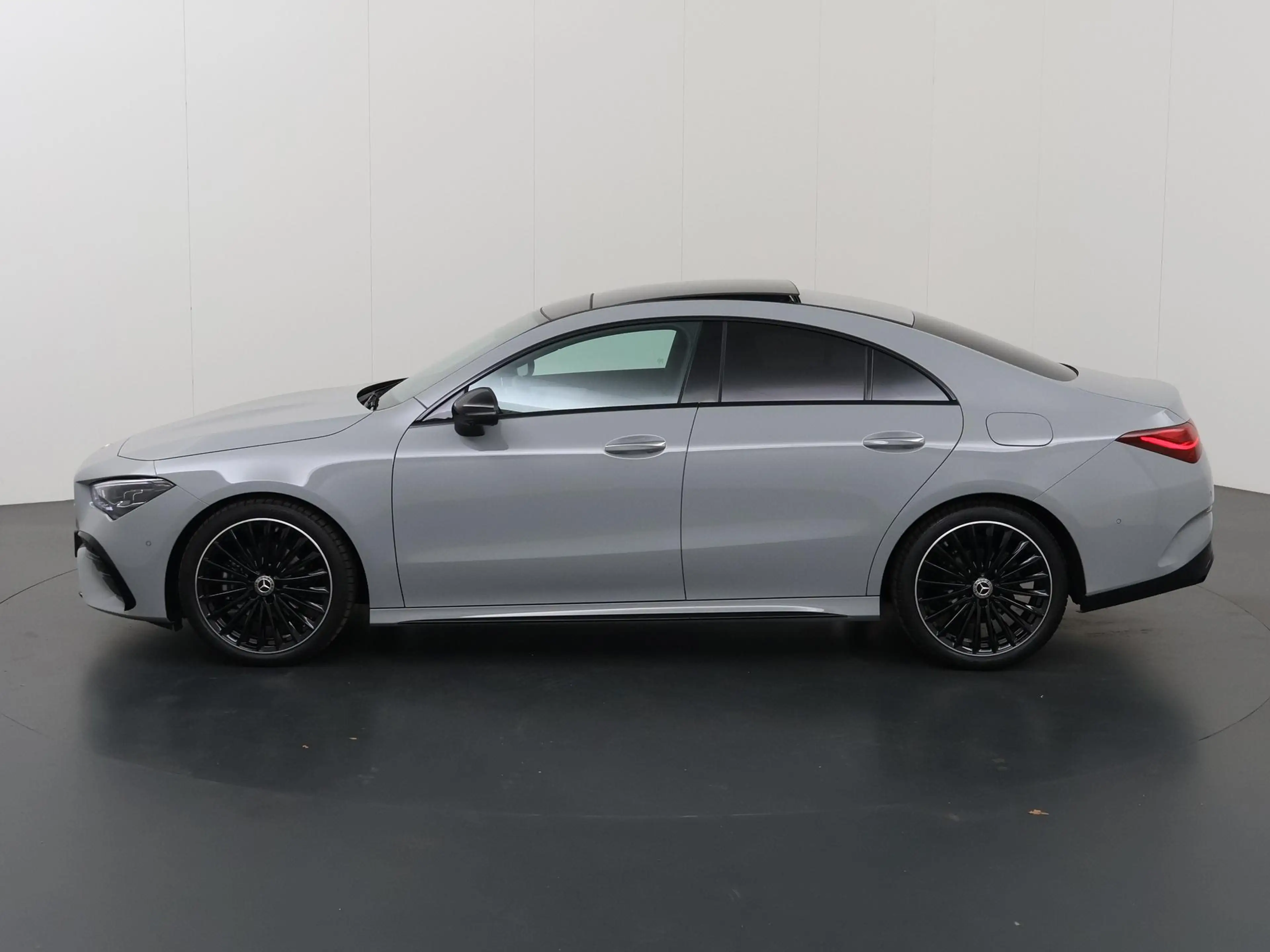Mercedes-Benz CLA 180 Coupé Business Solution AMG | Panoramaschuifdak | — photo 5