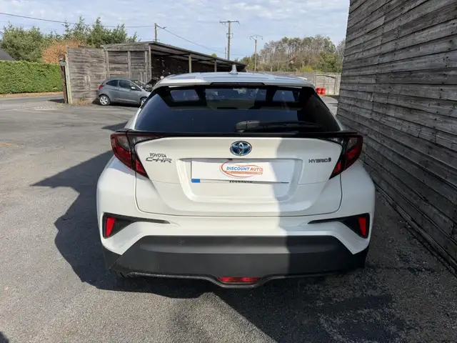 Toyota C-HR view 4