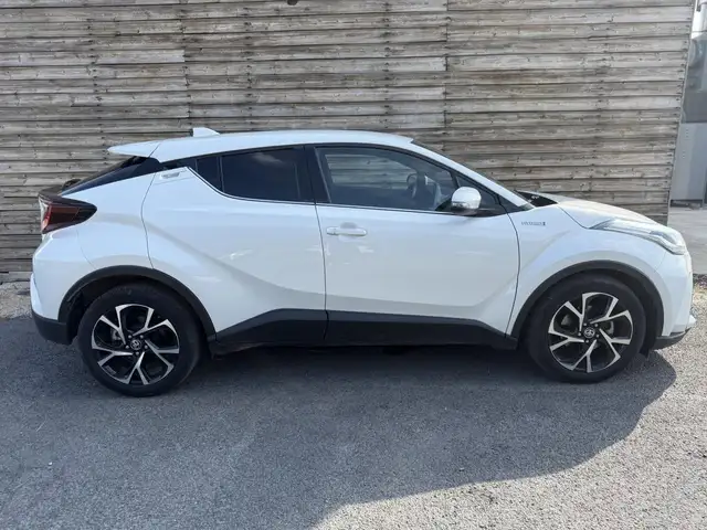 Toyota C-HR view 6