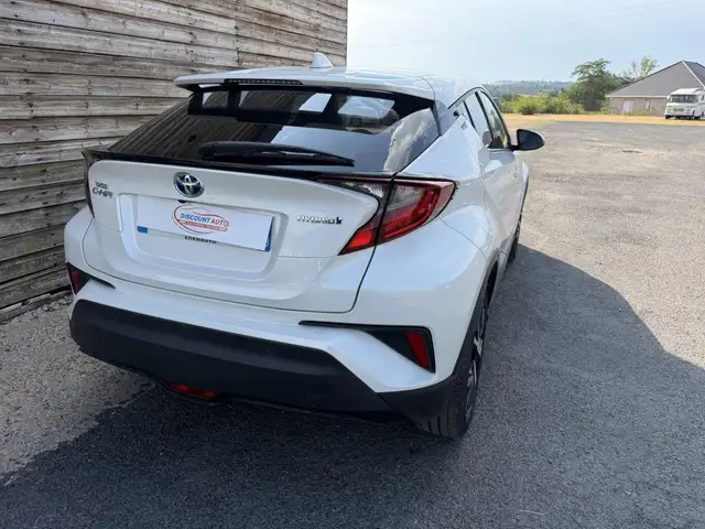 Toyota C-HR view 5