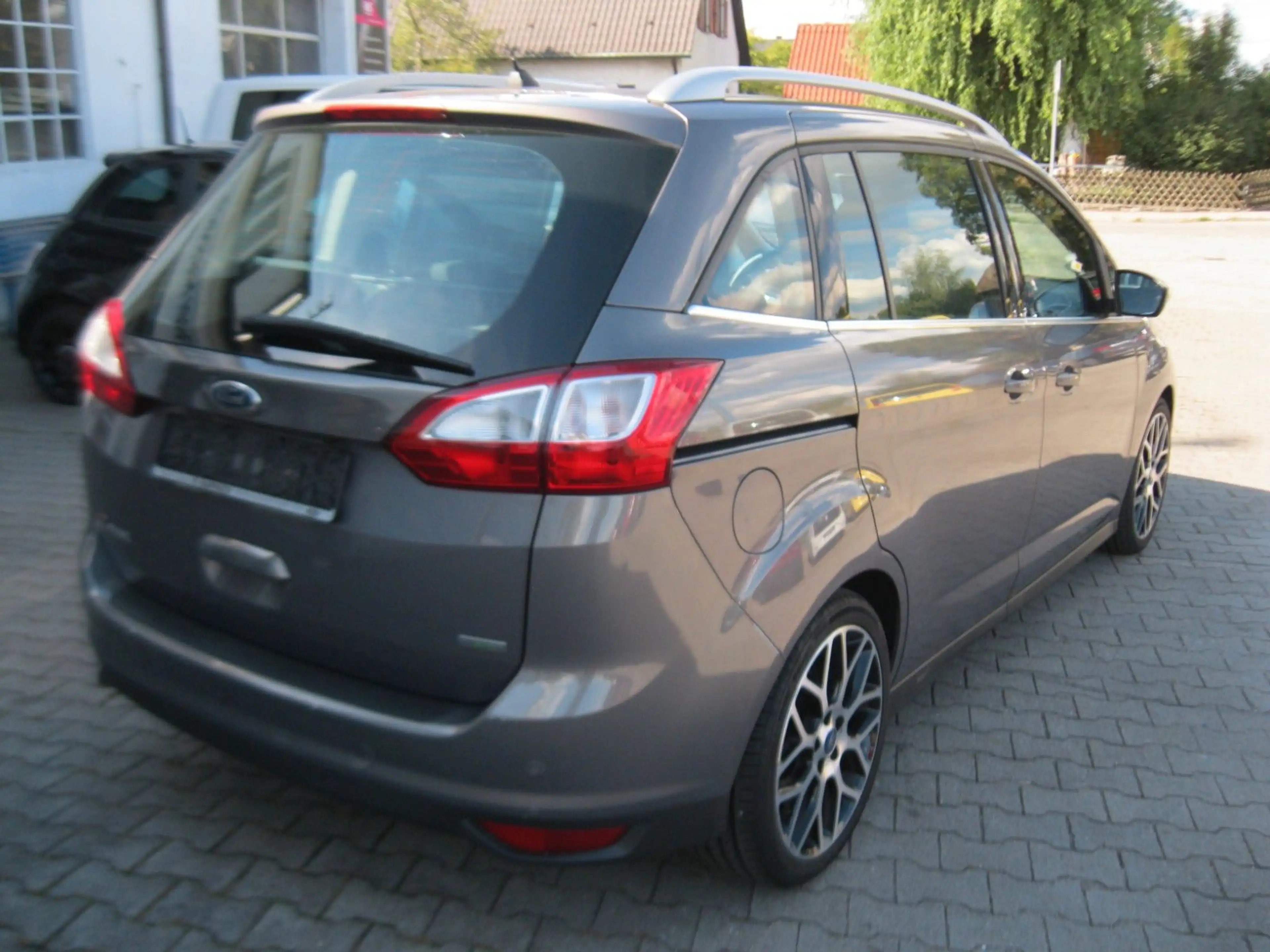 Ford Grand C-Max 1.6 Titanium — photo 7