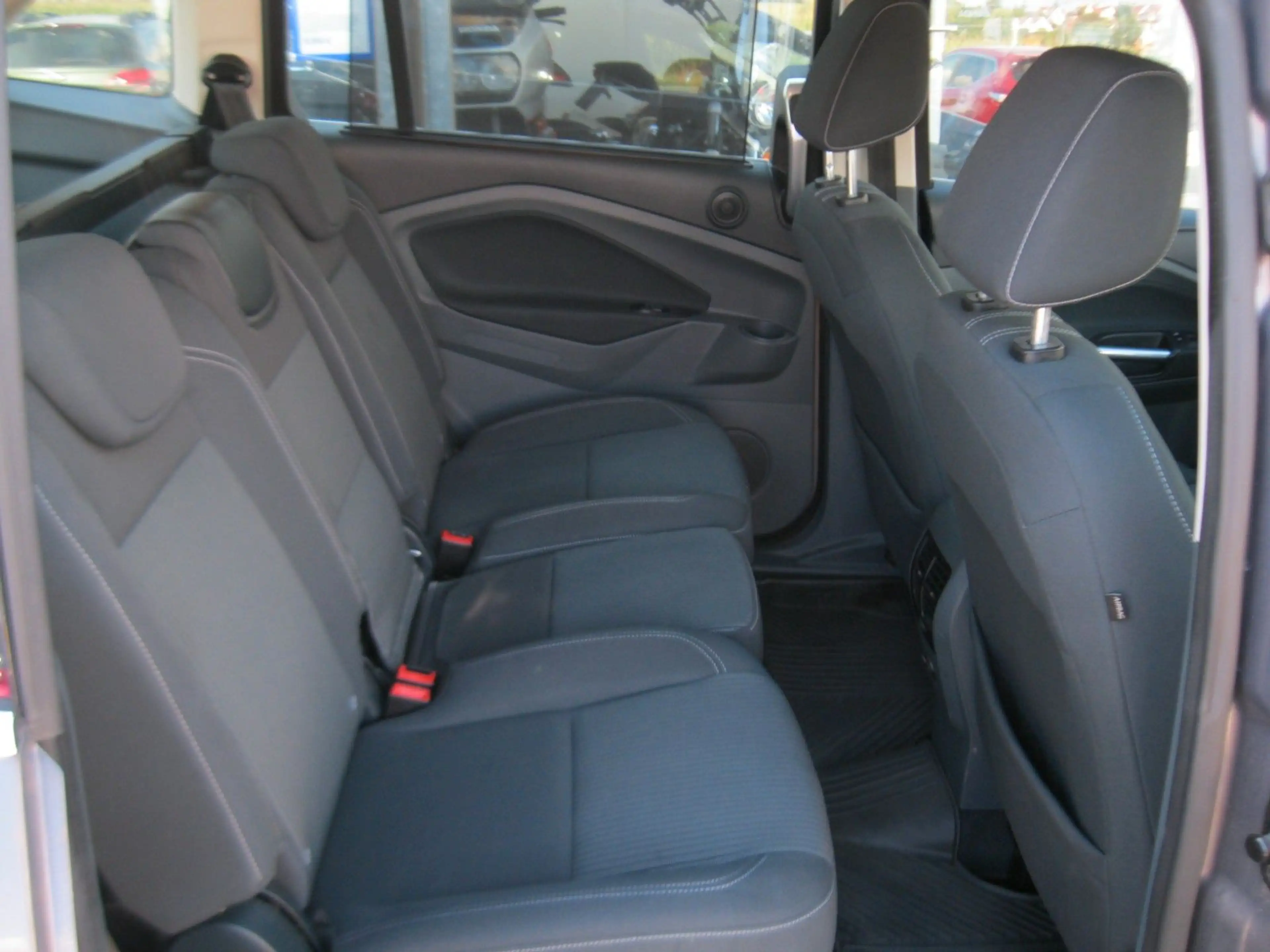 Ford Grand C-Max 1.6 Titanium — photo 15