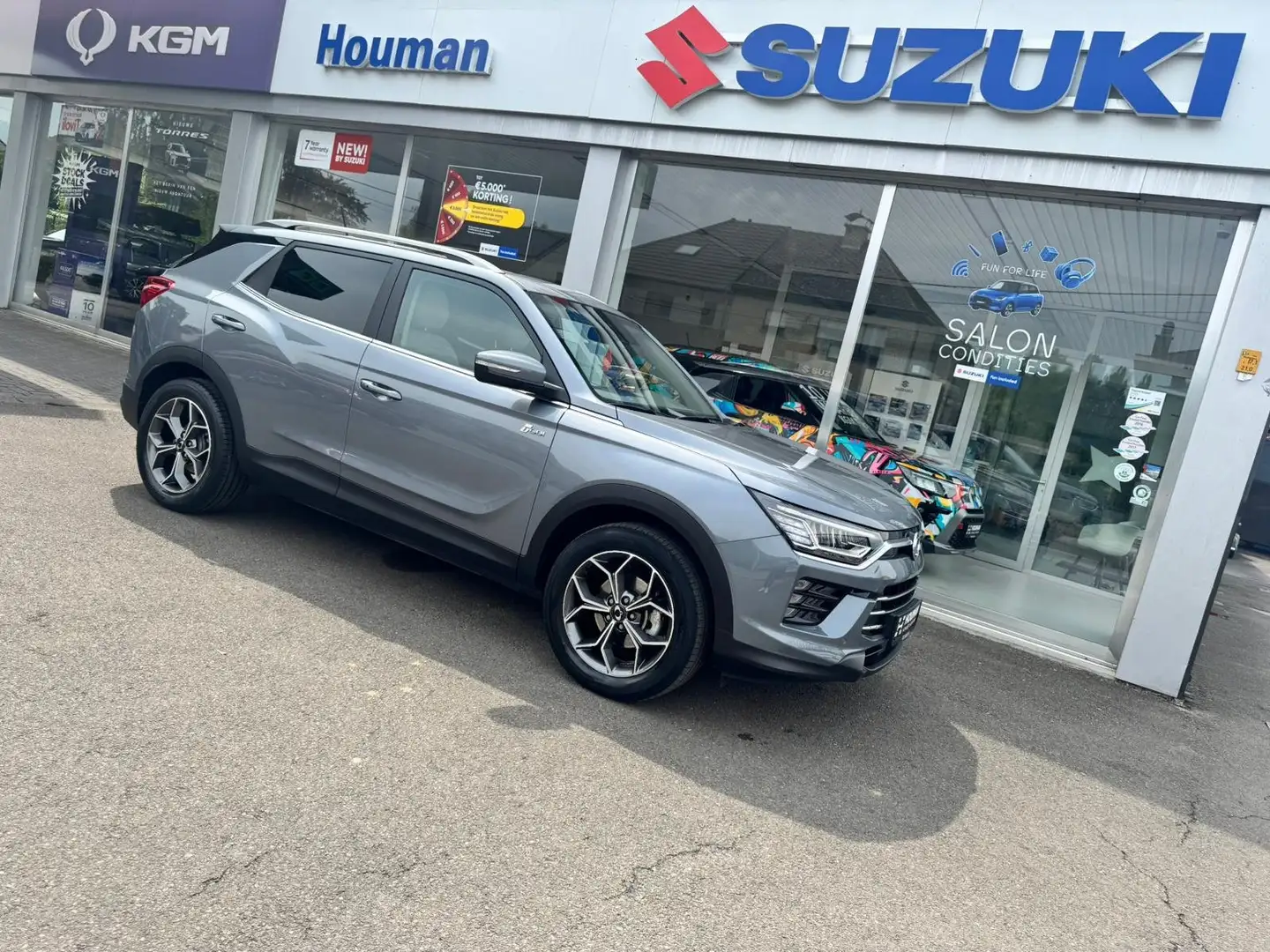 KGM Korando Gris - 2