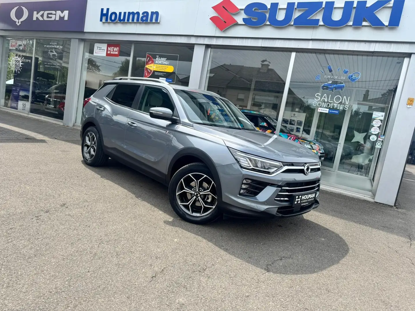 KGM Korando Gris - 1