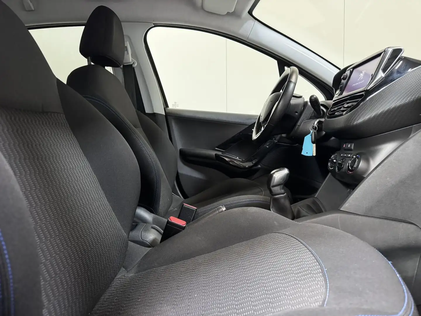 Peugeot 208 1.2 Benzine Style - GPS - Airco - Topstaat! Чорний - 2