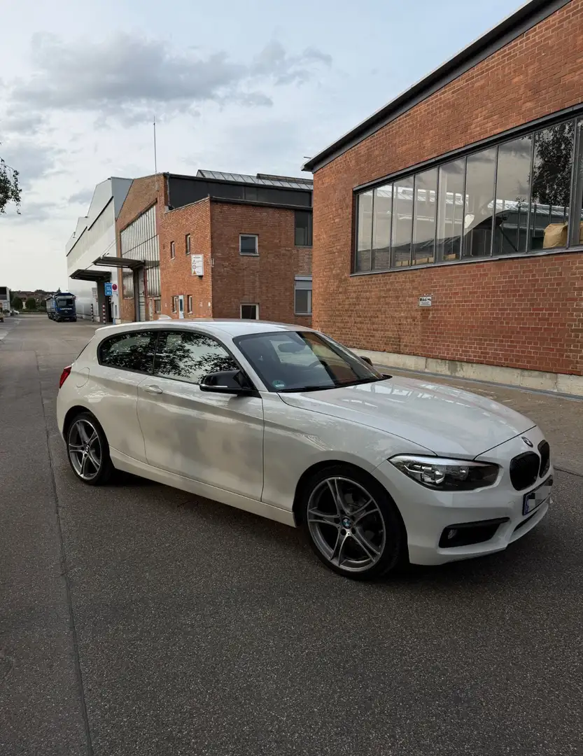 BMW 118 118i Advantage Biały - 2