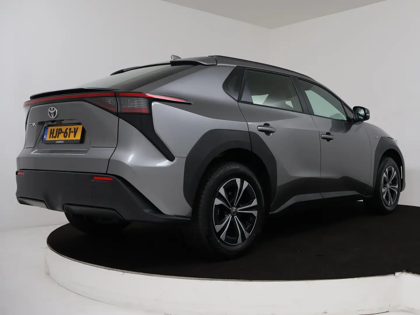 Toyota bZ4X Active 71 kWh Grijs - 2