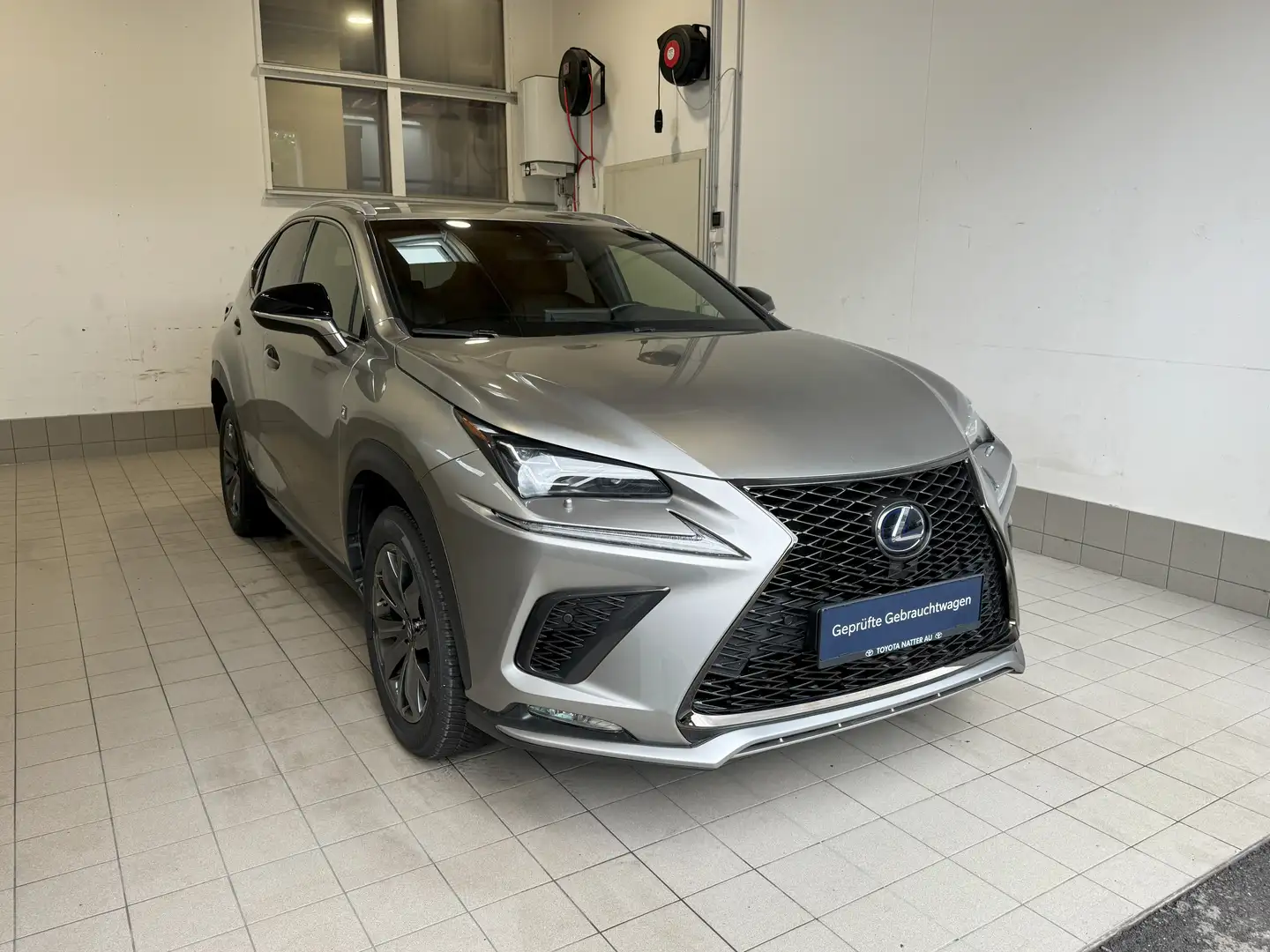 Lexus NX 300h F-Sport Hybrid Aut. Gri - 2
