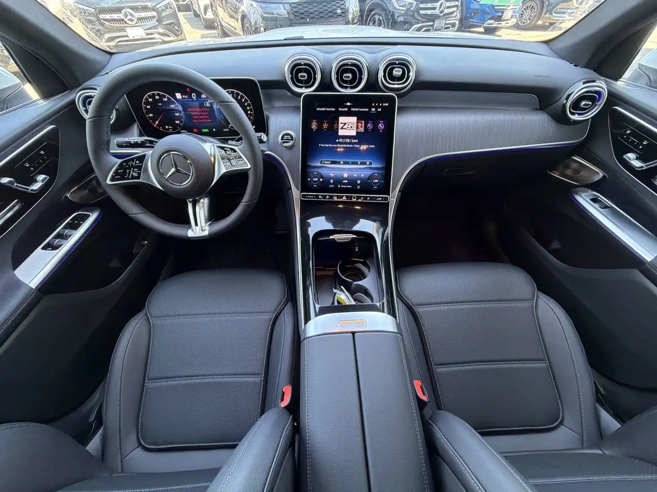 Mercedes-Benz GLC снимка Mercedes-Benz GLC