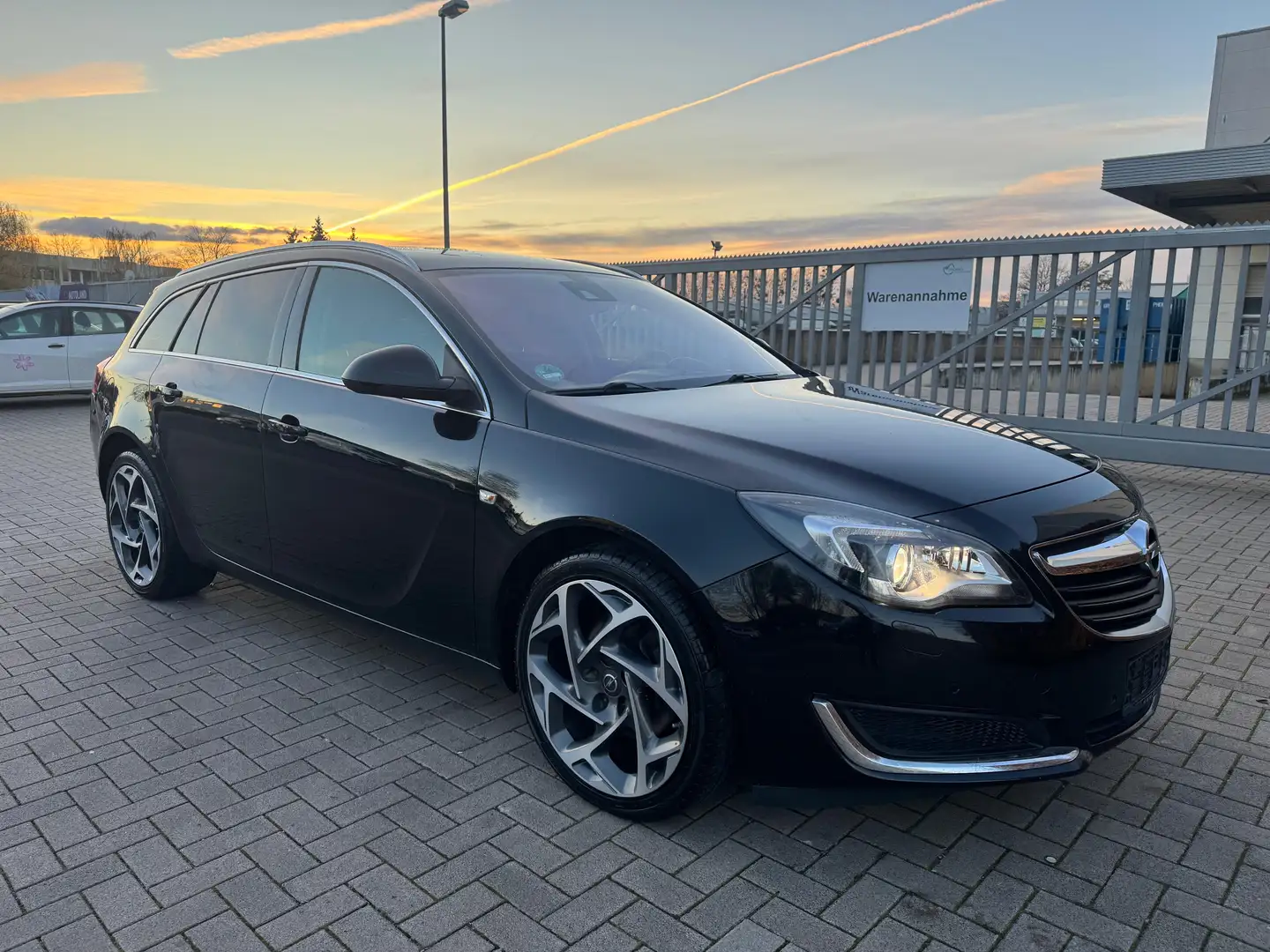 Opel Insignia Innovation TÜV NEU Schwarz - 1