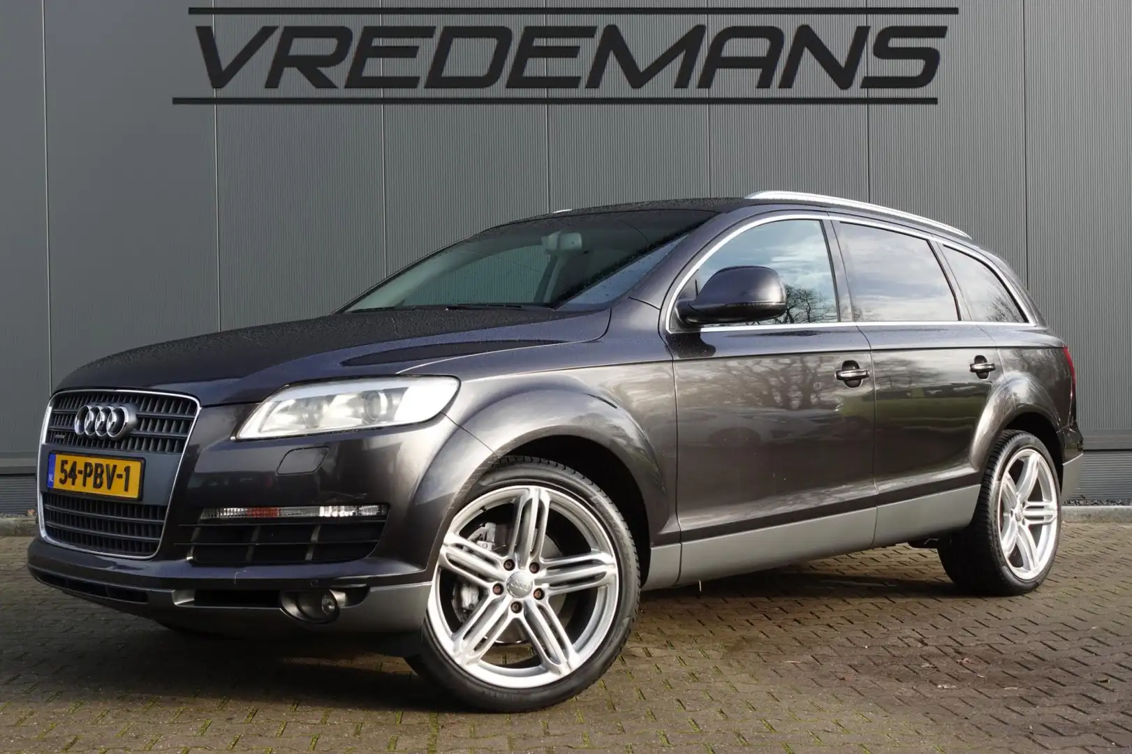 Audi Q7 4.2 FSI quattro Pro Line 5+2 INCL. BTW Grau - 1