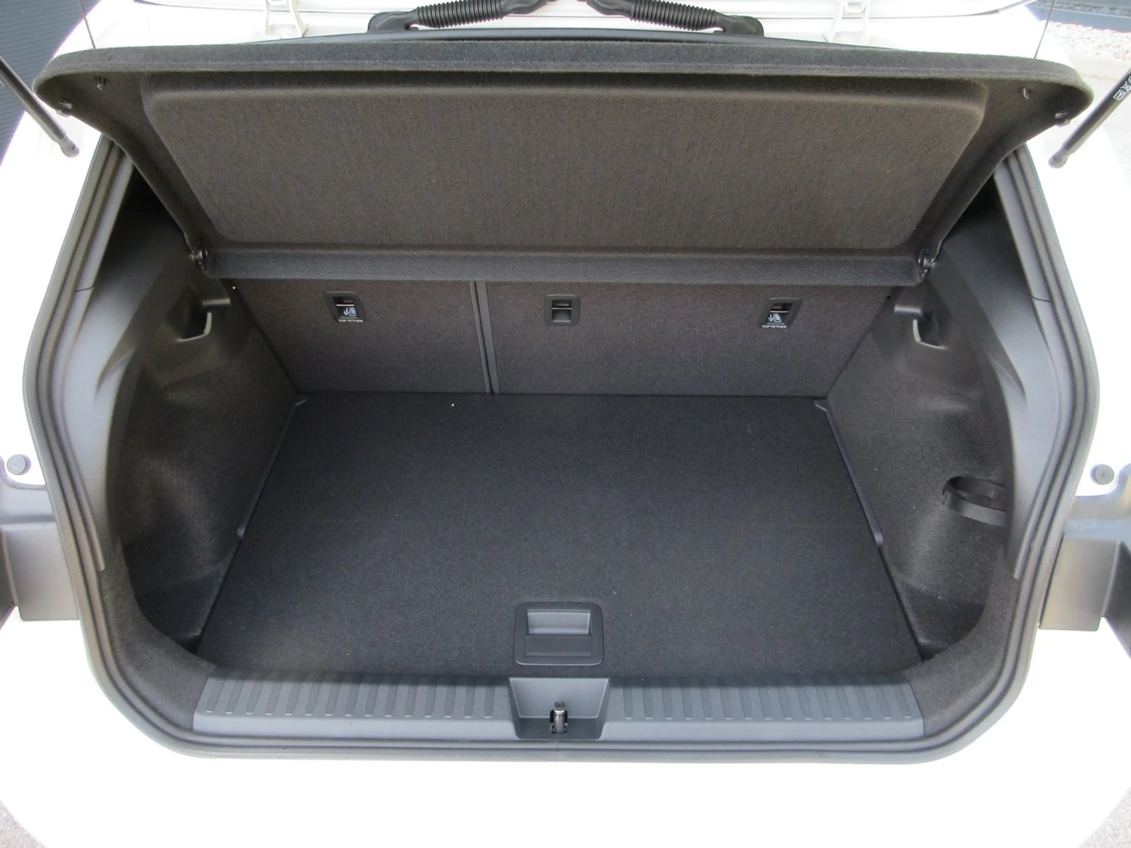 Volkswagen ID. Polo VW ID. Polo Style Edition+ 155 kW - 52 kWh — photo 15