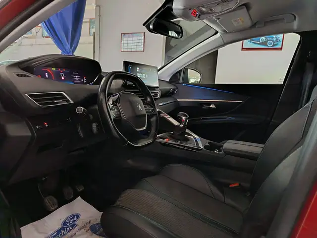 Peugeot 3008 view 2