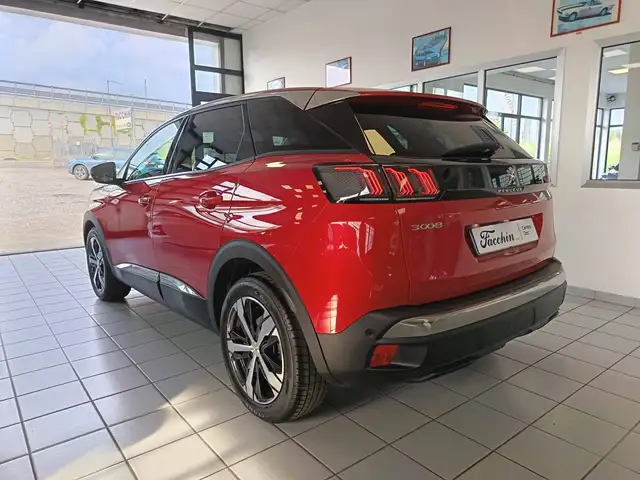 Peugeot 3008 view 8