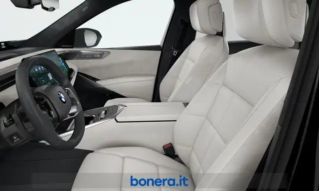 BMW X5 view 4