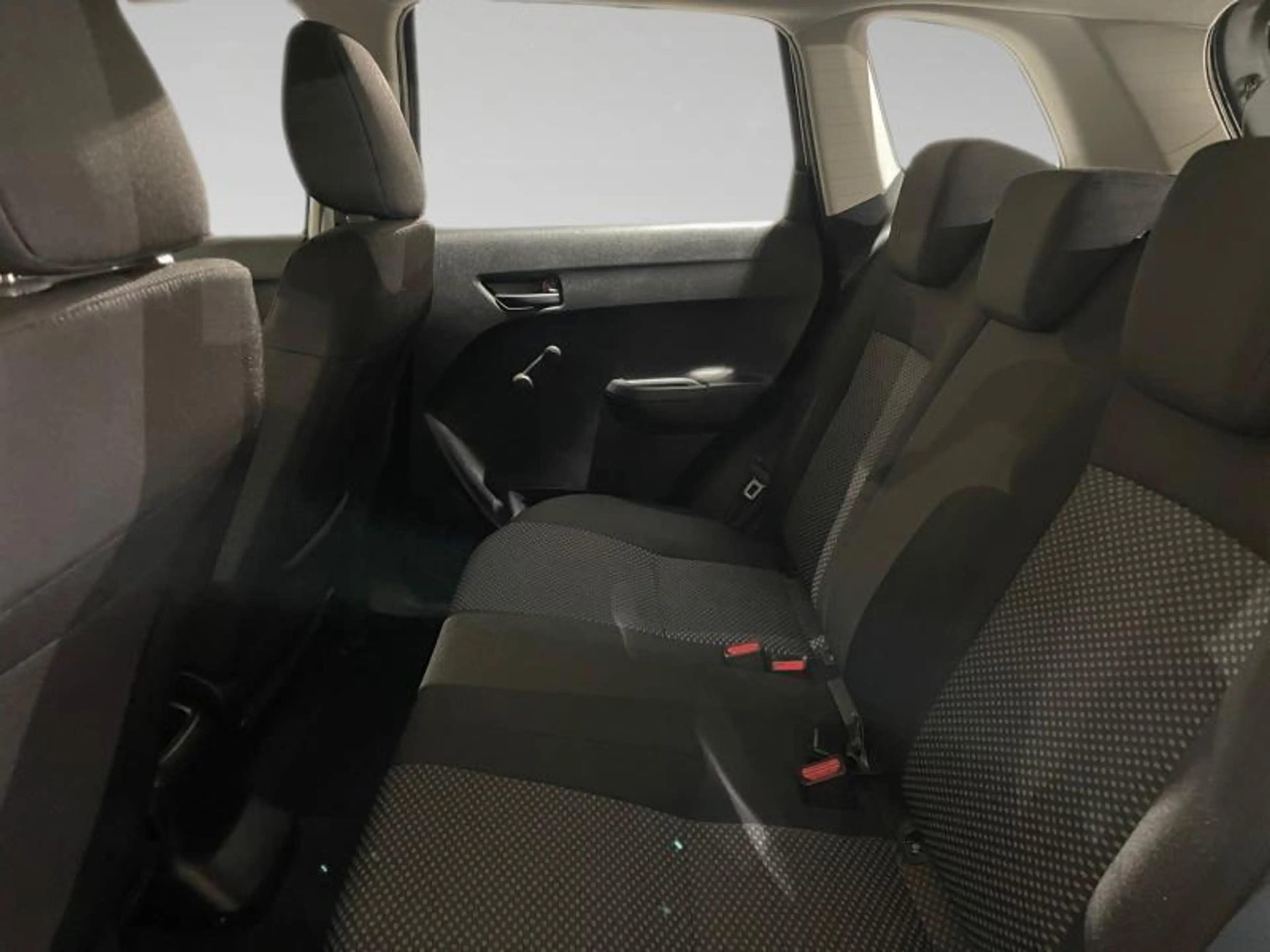 Suzuki Grand Vitara 1.6 Luxe — photo 11