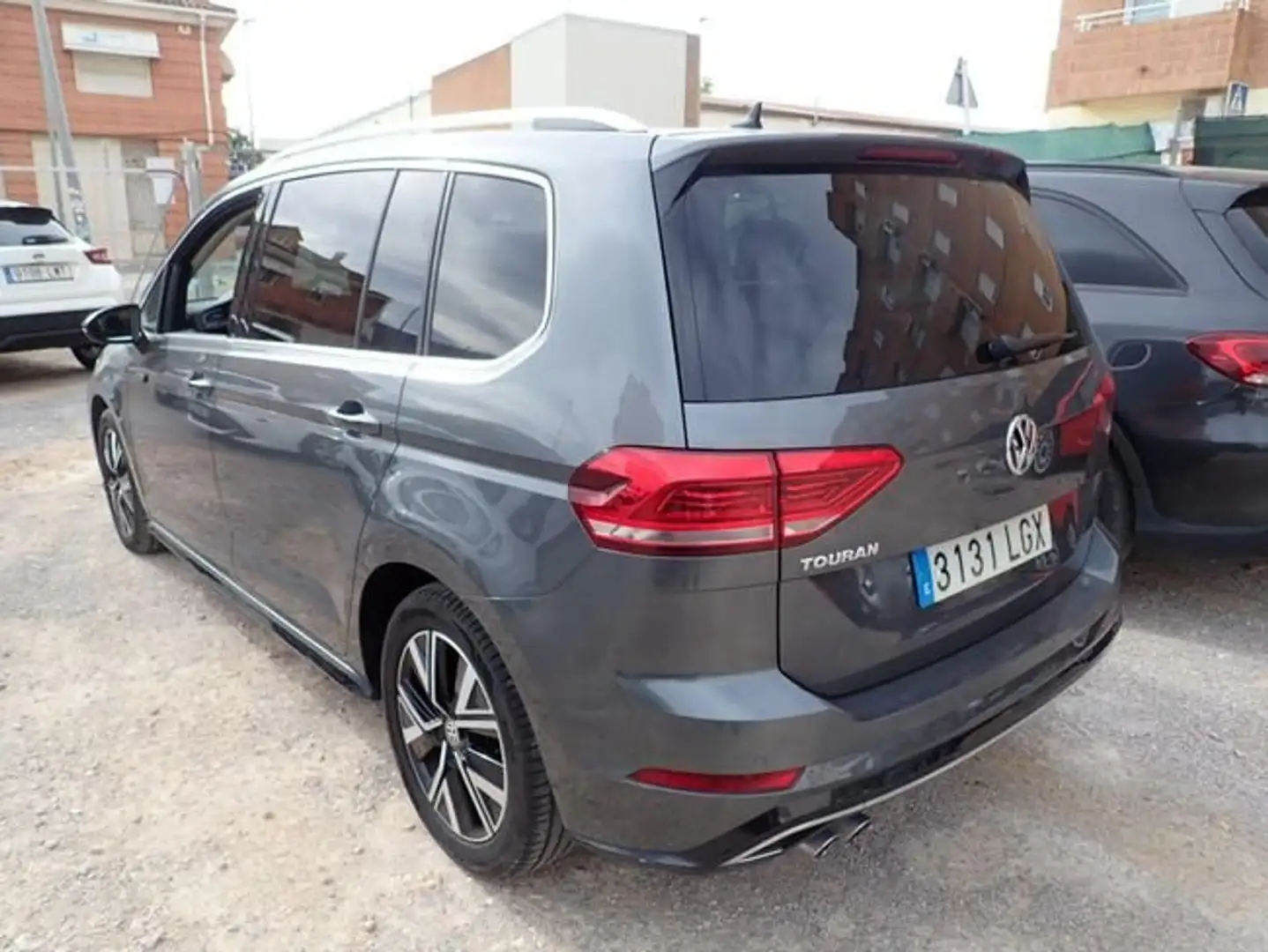 Volkswagen Touran 2.0TDI CR BMT Sport DSG7 110kW Gris - 2