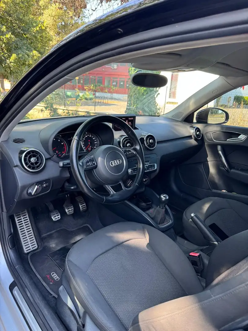 Audi A1 1.2 tfsi sline Gümüş rengi - 2