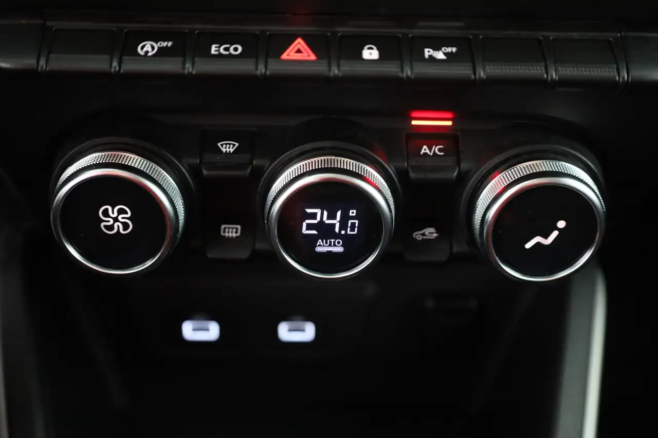 Dacia Duster 1.3 TCe 150 LED Kamera Sitzheizung Navi, миниатюра 12