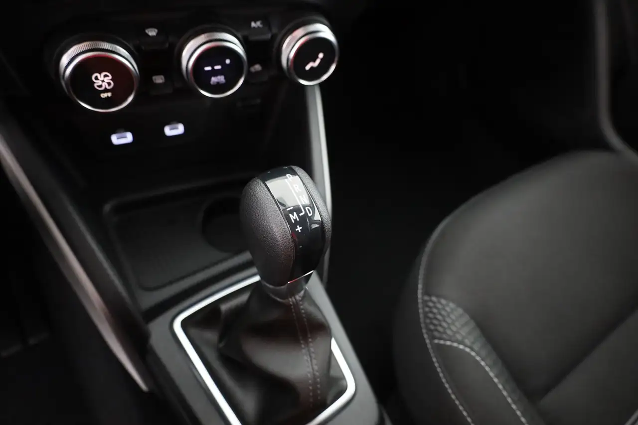 Dacia Duster 1.3 TCe 150 LED Kamera Sitzheizung Navi, миниатюра 13