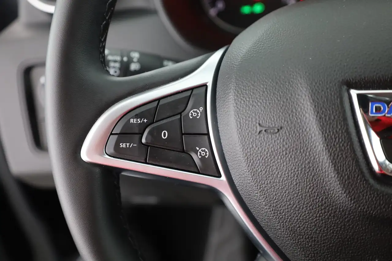 Dacia Duster 1.3 TCe 150 LED Kamera Sitzheizung Navi, миниатюра 15