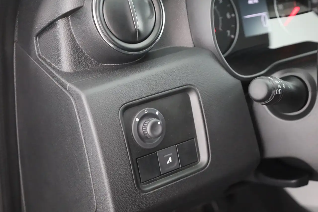 Dacia Duster 1.3 TCe 150 LED Kamera Sitzheizung Navi, миниатюра 19