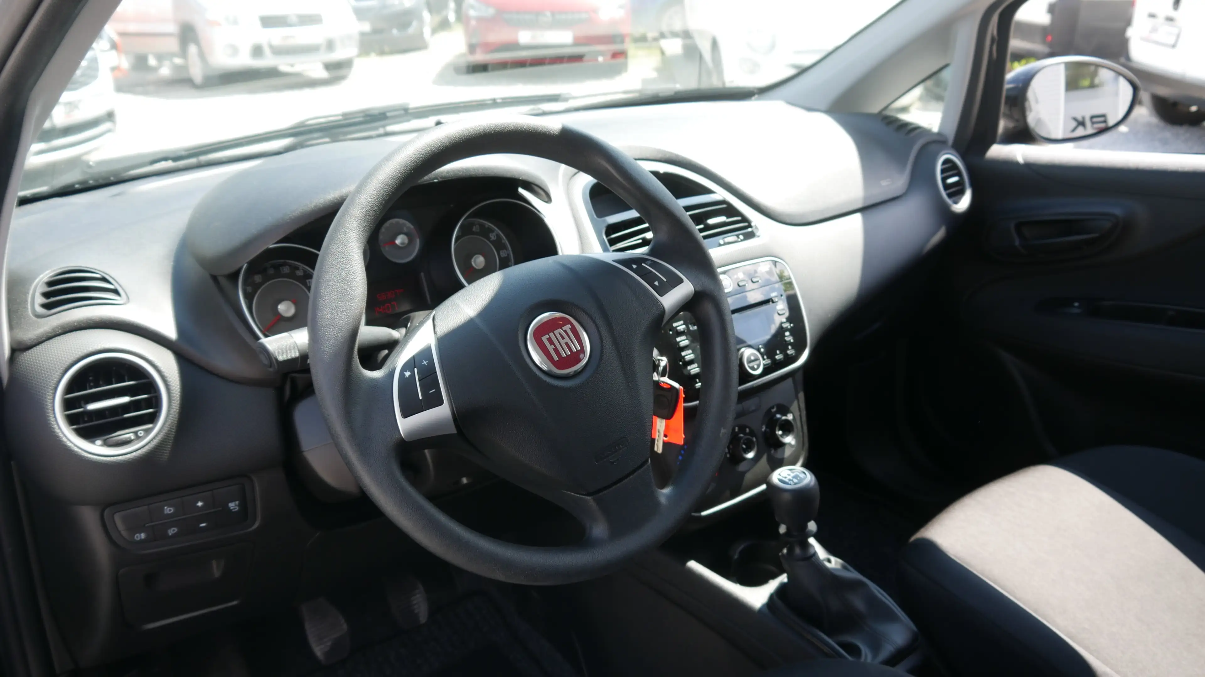 Fiat Punto Scheckheftgepflegt Tempomat Lenkrad,- Sitzheizung — photo 11