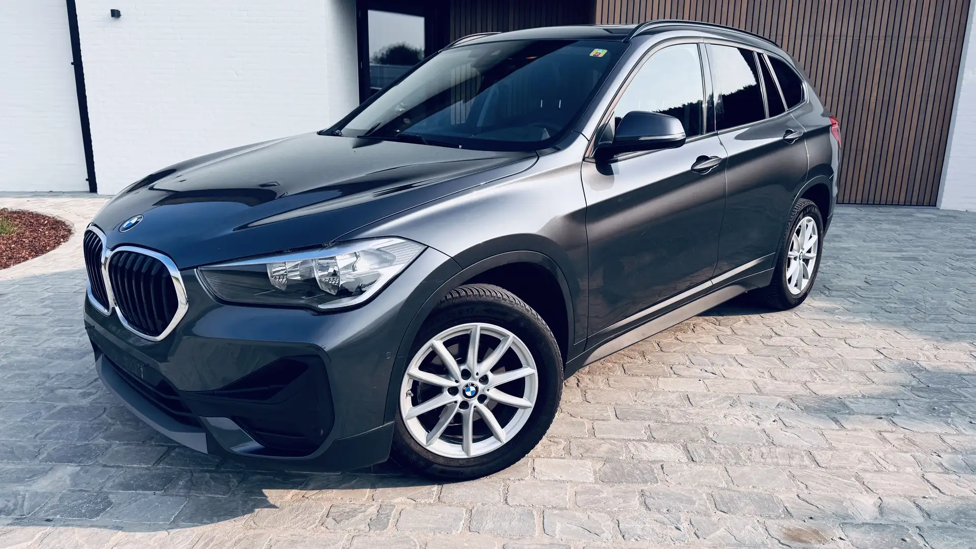 BMW X1 1.5 d /leder/o.dak/navi/1 ste eig/13.140EURO+btw Grijs - 1