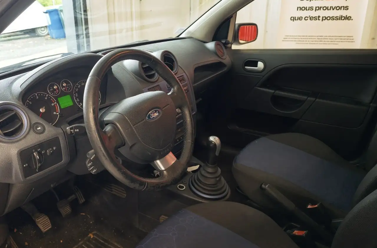 Ford Fiesta 5 portes — photo 9