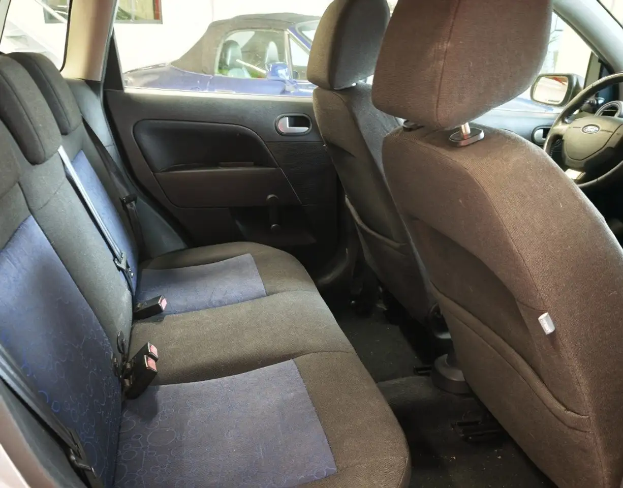 Ford Fiesta 5 portes — photo 12