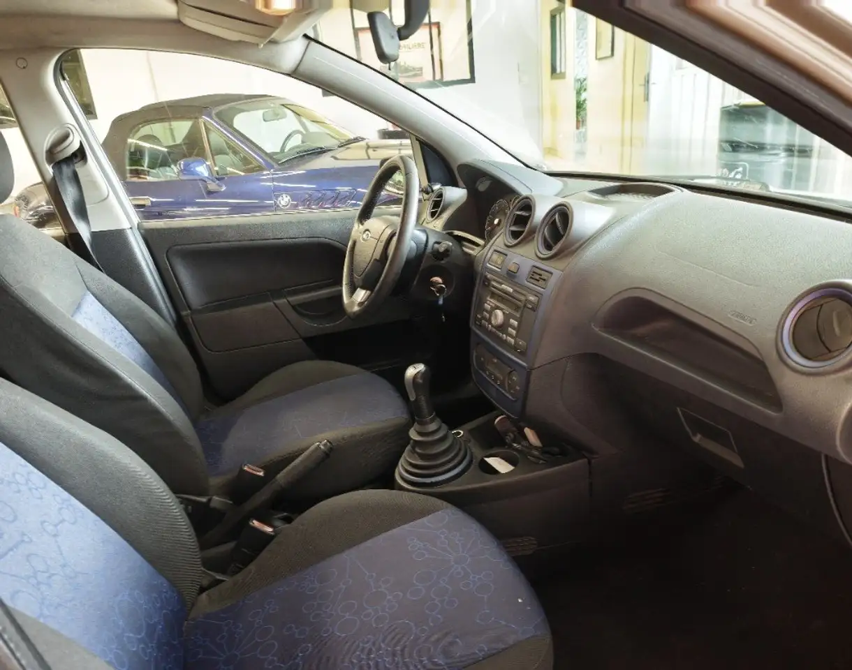 Ford Fiesta 5 portes — photo 13