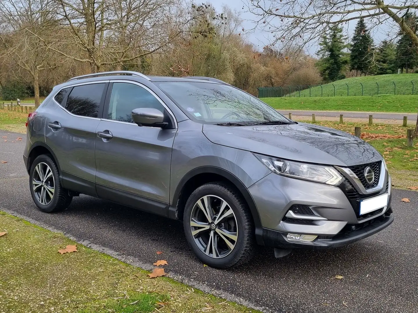 Nissan Qashqai 1.2L DIG-T 115 TEKNA Gris - 1