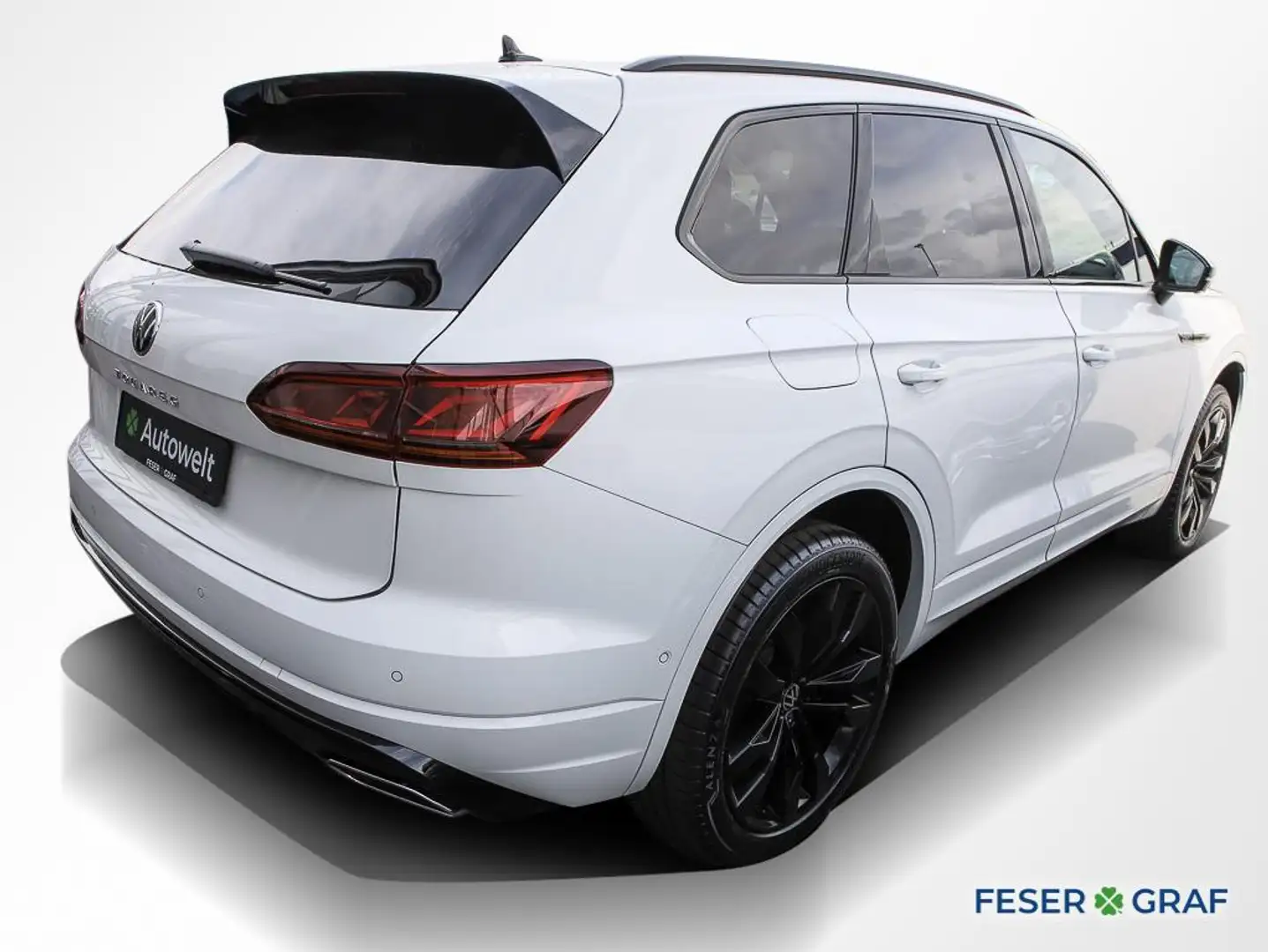 Volkswagen Touareg 3.0 TDI 4M R-Line Black AHK Matrix Pano Weiß - 2