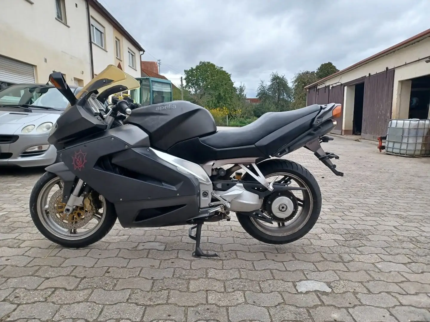 Aprilia RST 1000 Futura Schwarz - 2