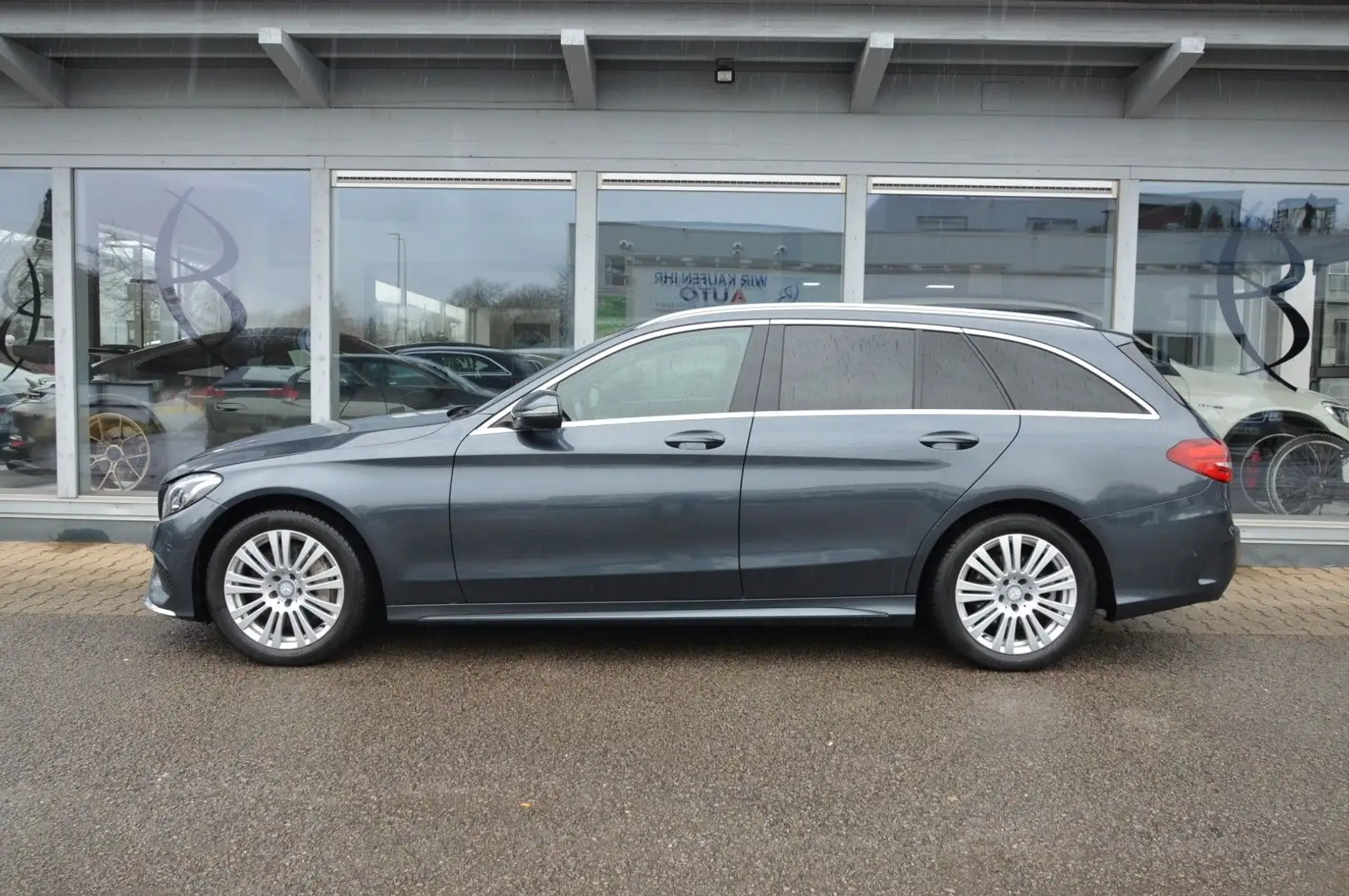 Mercedes-Benz C 250 d T 4M*AUTOMATIK*AMG*PANO*NAVI*LED*BURM*AHK Grau - 2