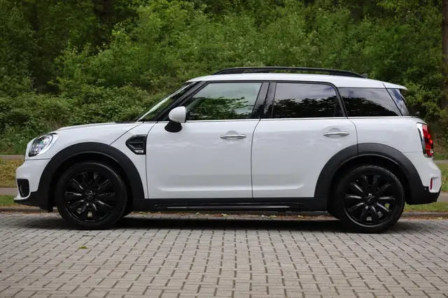 Mini Cooper Cooper view 2