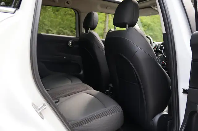 Mini Cooper Cooper view 14