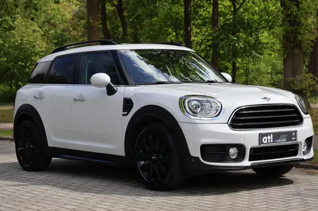 Mini Cooper Cooper view 9