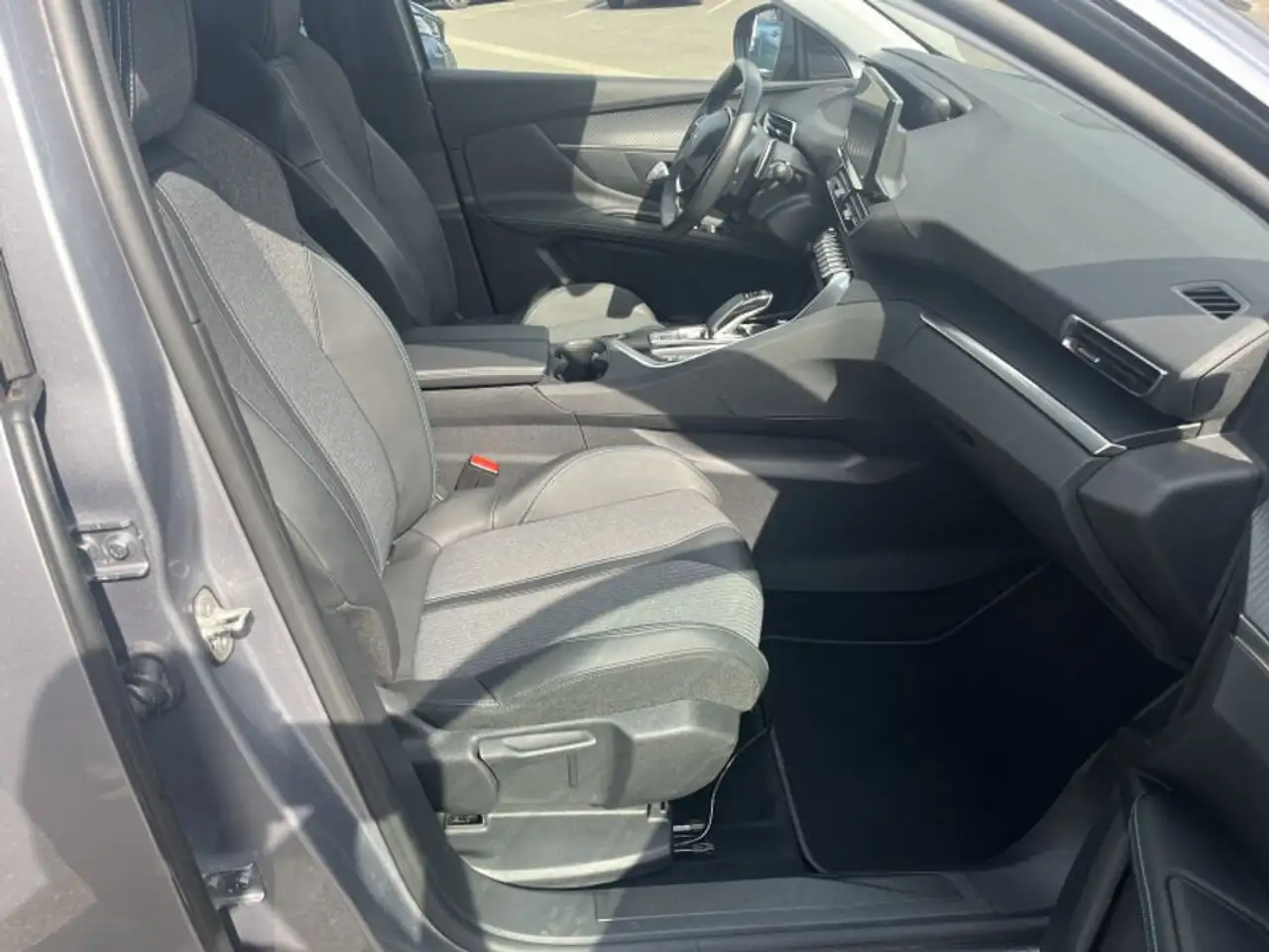 Peugeot 3008 3008 Plug-In Hybrid — photo 13