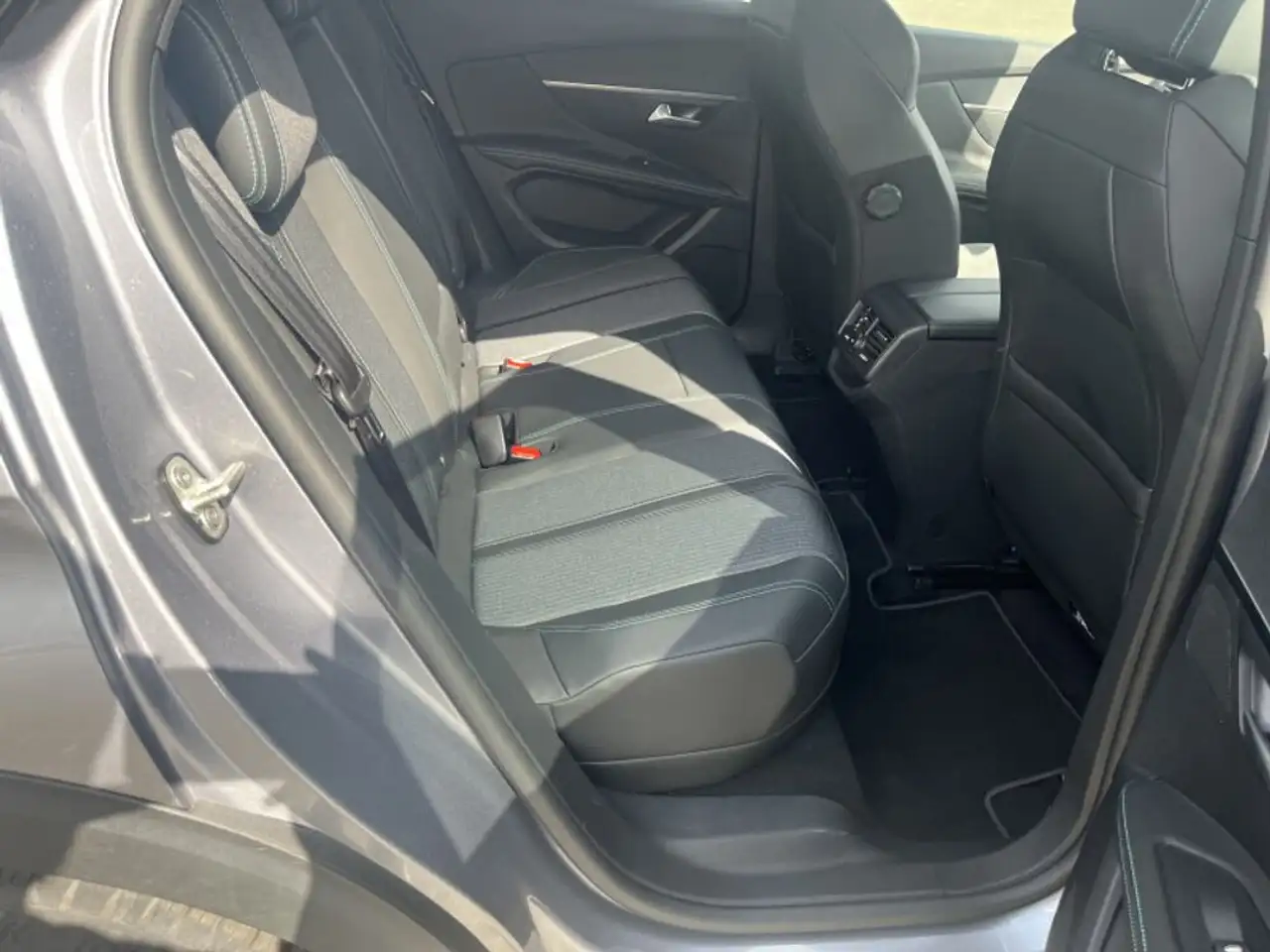 Peugeot 3008 3008 Plug-In Hybrid — photo 14