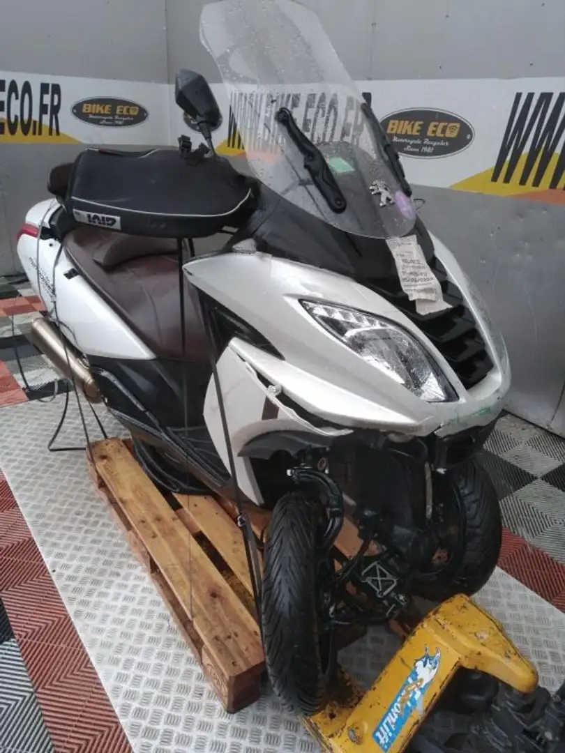 Peugeot Metropolis Wit - 2