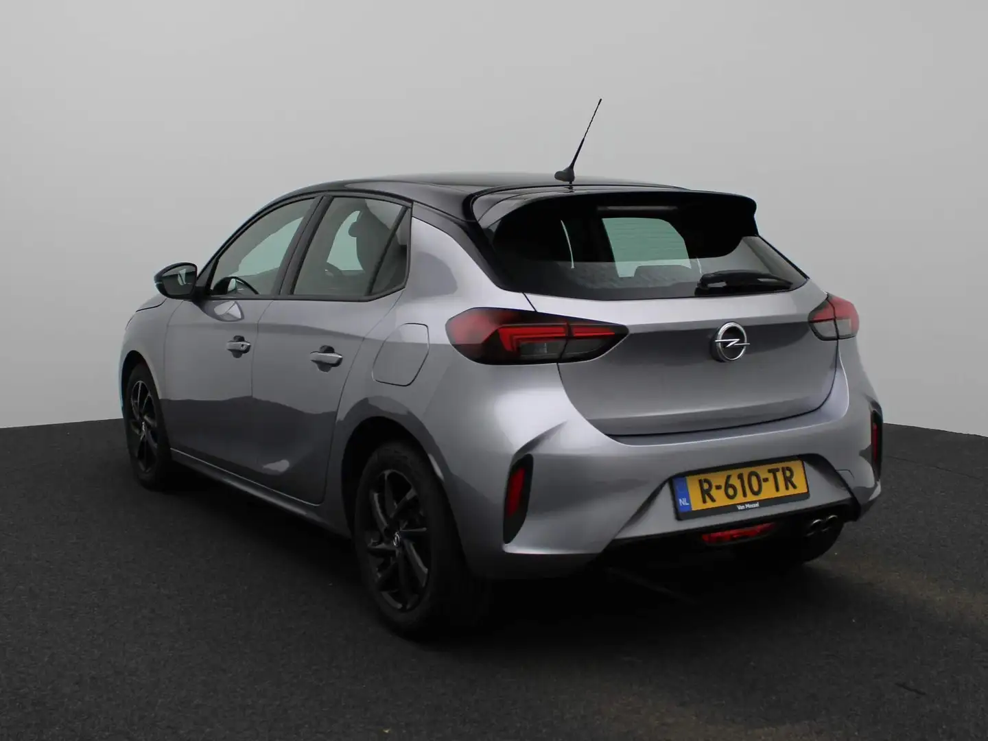 Opel Corsa 1.2 GS Line | 130pk | Automaat | Navigatie | Airco Grigio - 2