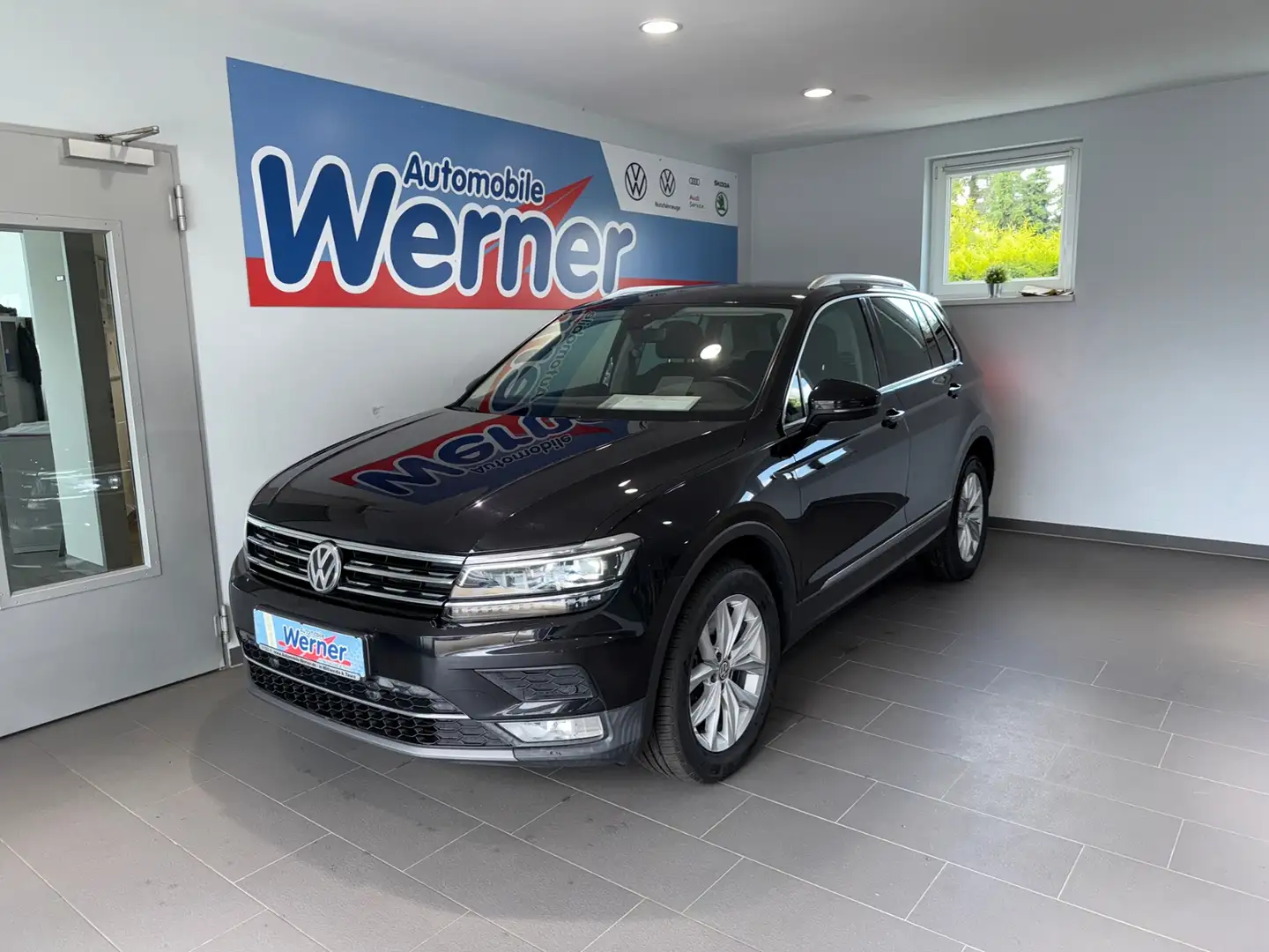 Volkswagen Tiguan Highline 2.0TDI 4MOTION AHK LED Navi ACC Zwart - 2