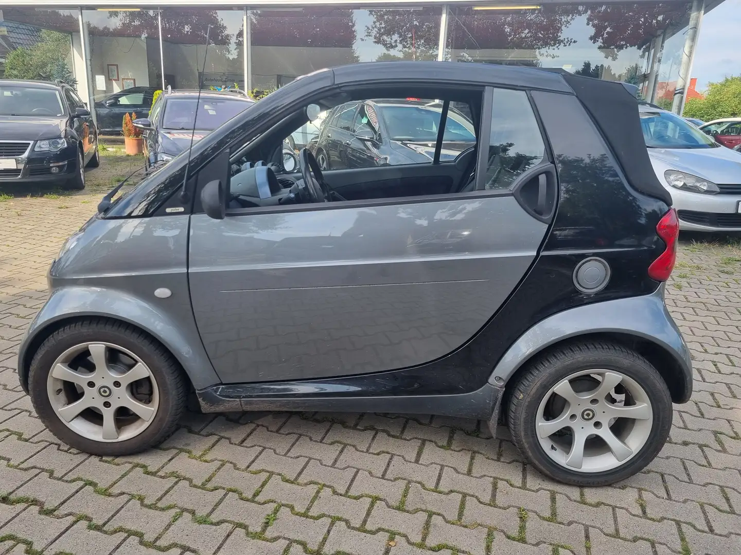 smart forTwo CDI Basis mit AHK Noir - 2