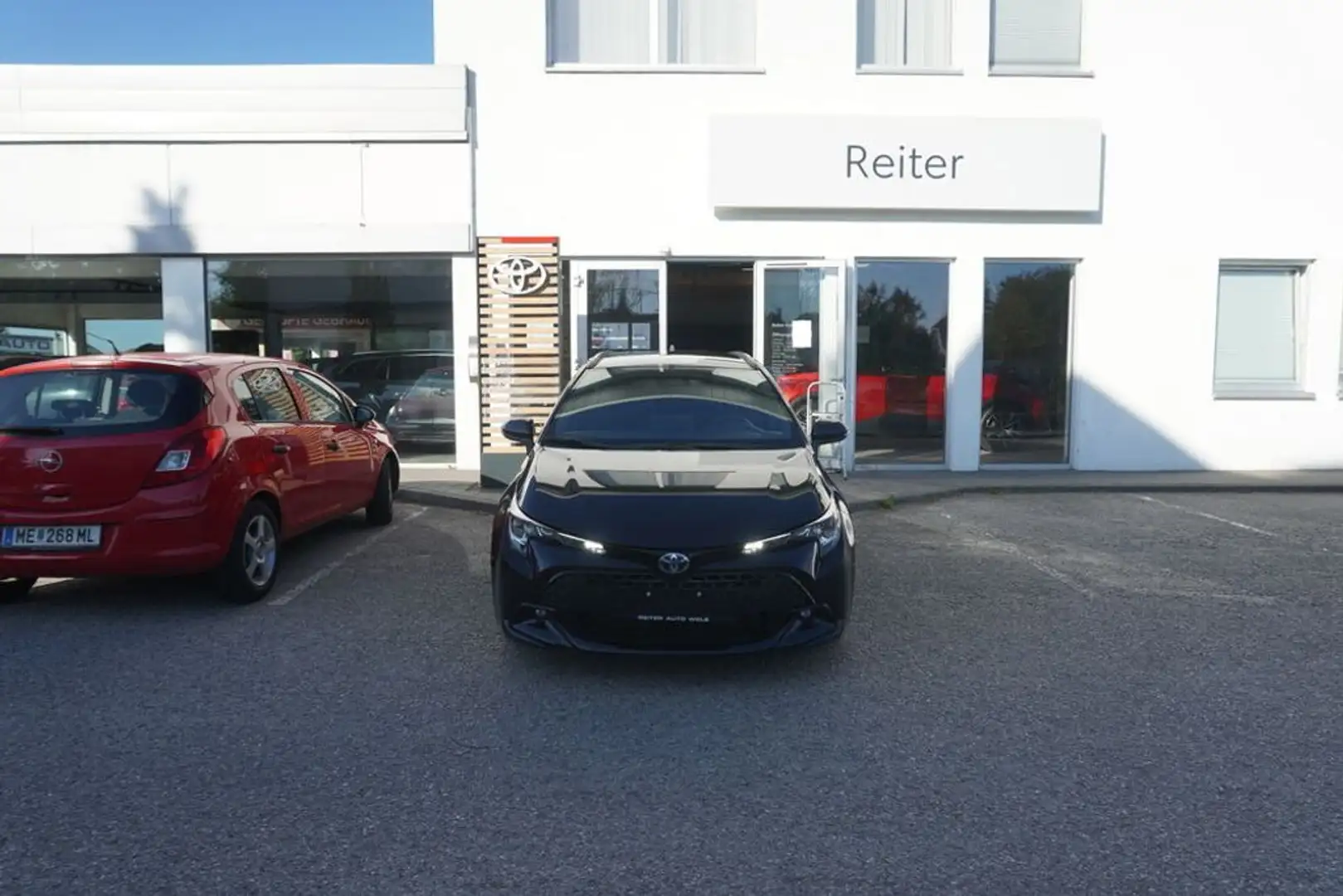 Toyota Corolla 1,8 Hybrid Touring Sports Active Schwarz - 1