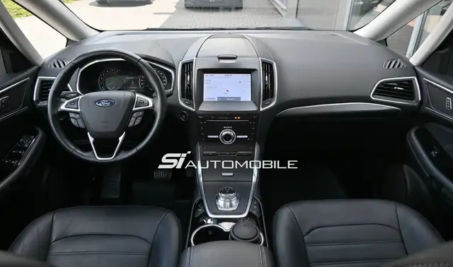 Ford Galaxy view 11